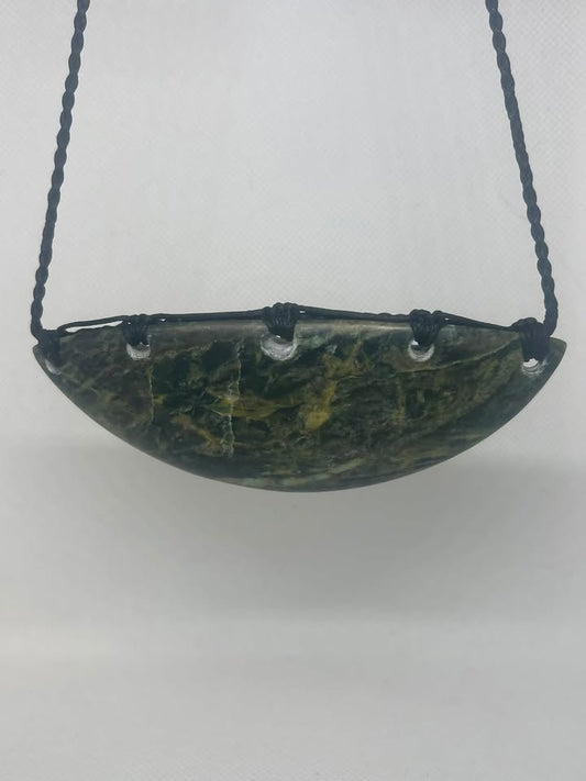 serpentine Māhina Chest plate -carved by Hemi