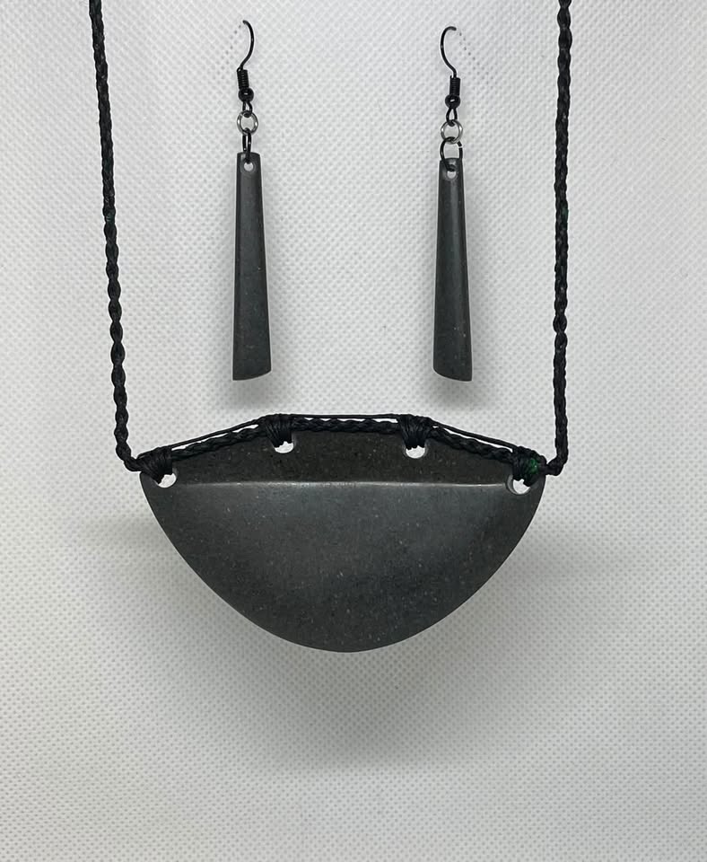 Kaiaua Onewa Māhina Chest Plate & Earring Set- Carved by hemi