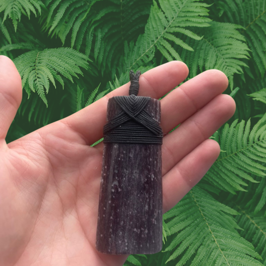 Aroha Stone Toki – Handmade by Hemi