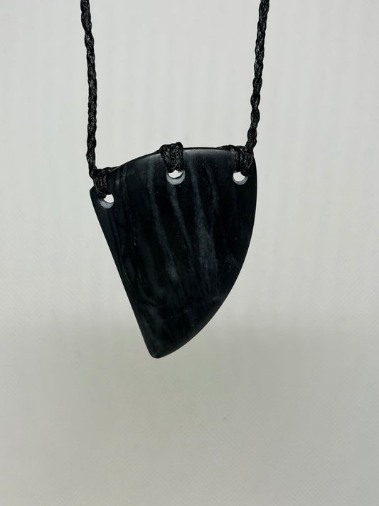 Takaka Marble Niho Taniwha– Handmade by Hemi