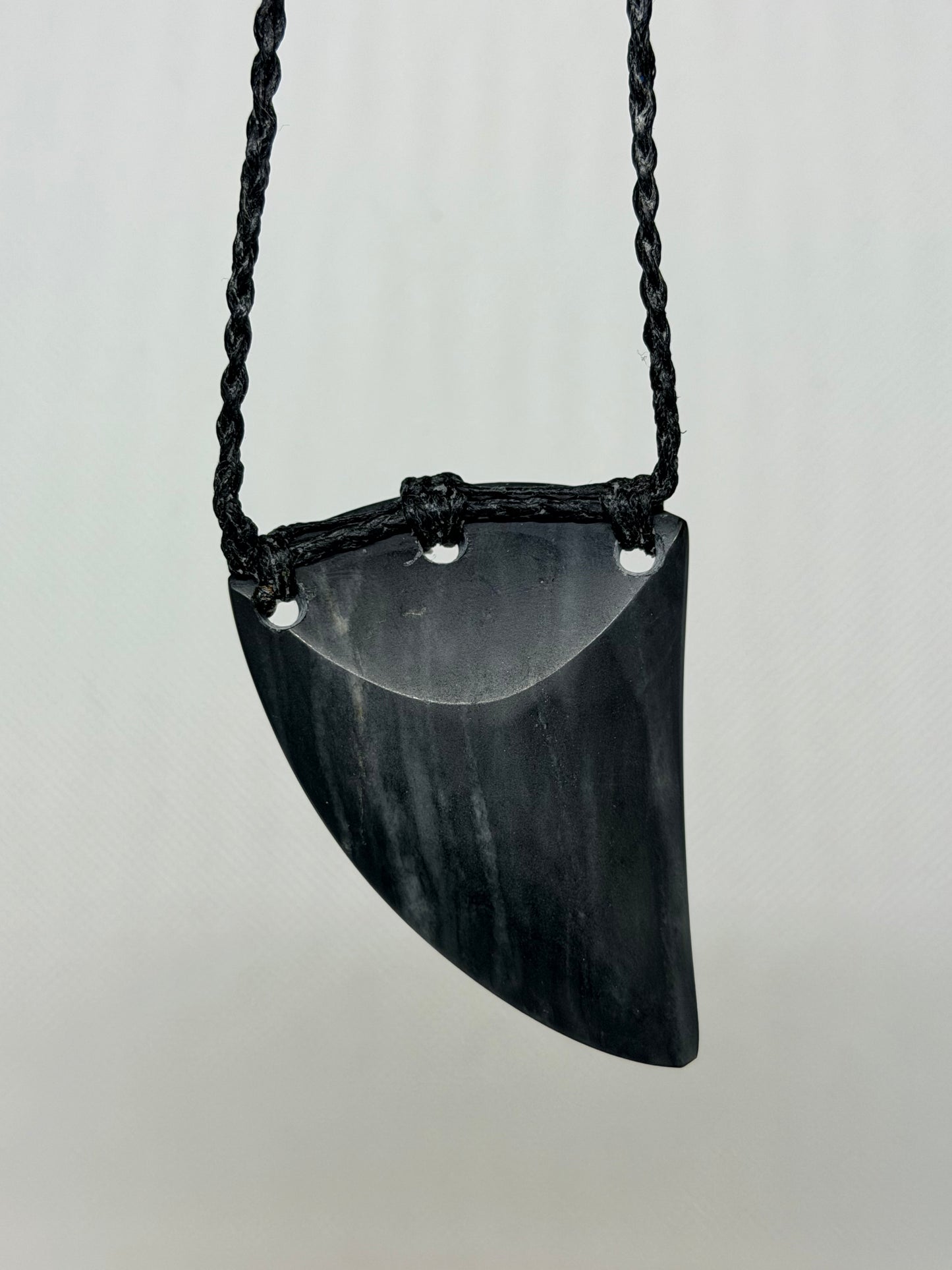Takaka Marble Niho Taniwha– Handmade by Hemi